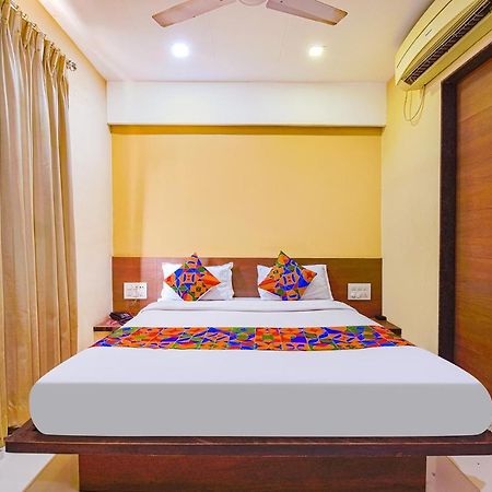 Fabhotel Rb Residency Surat Luaran gambar