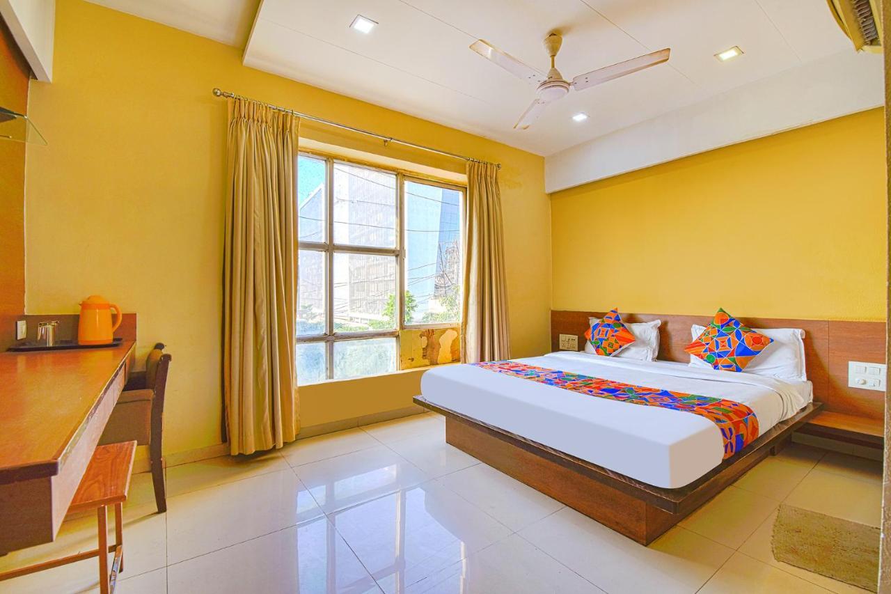 Fabhotel Rb Residency Surat Luaran gambar