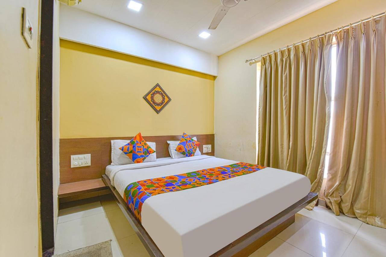 Fabhotel Rb Residency Surat Luaran gambar