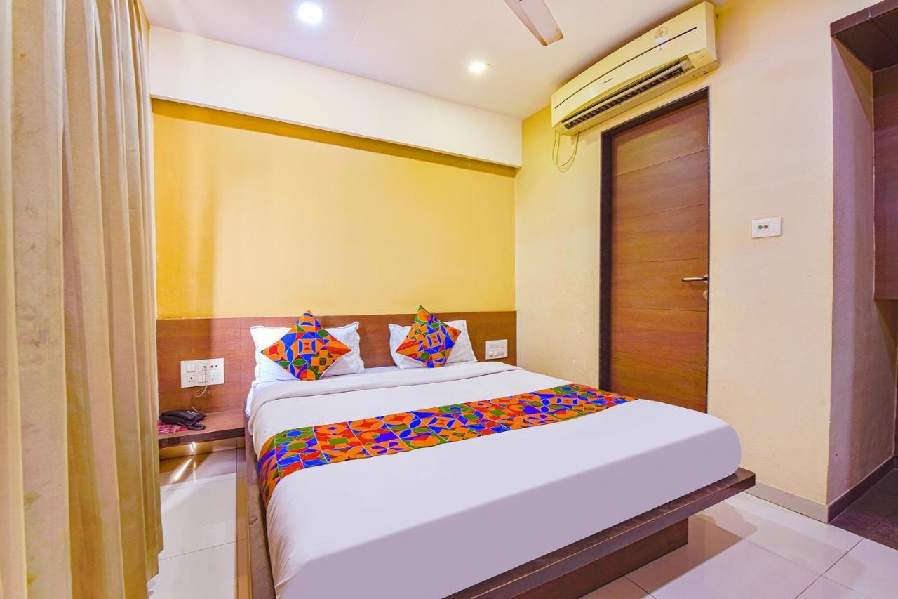 Fabhotel Rb Residency Surat Luaran gambar