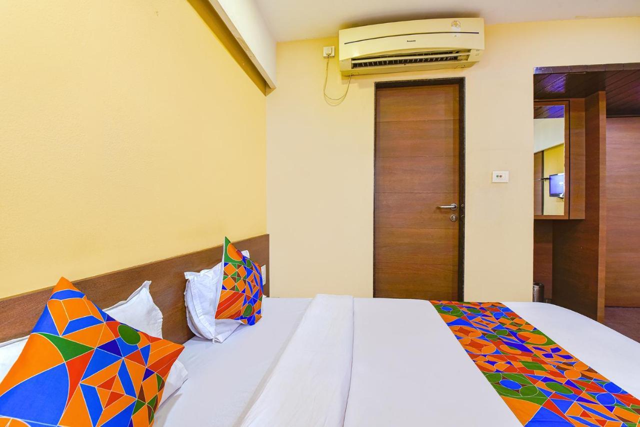 Fabhotel Rb Residency Surat Luaran gambar