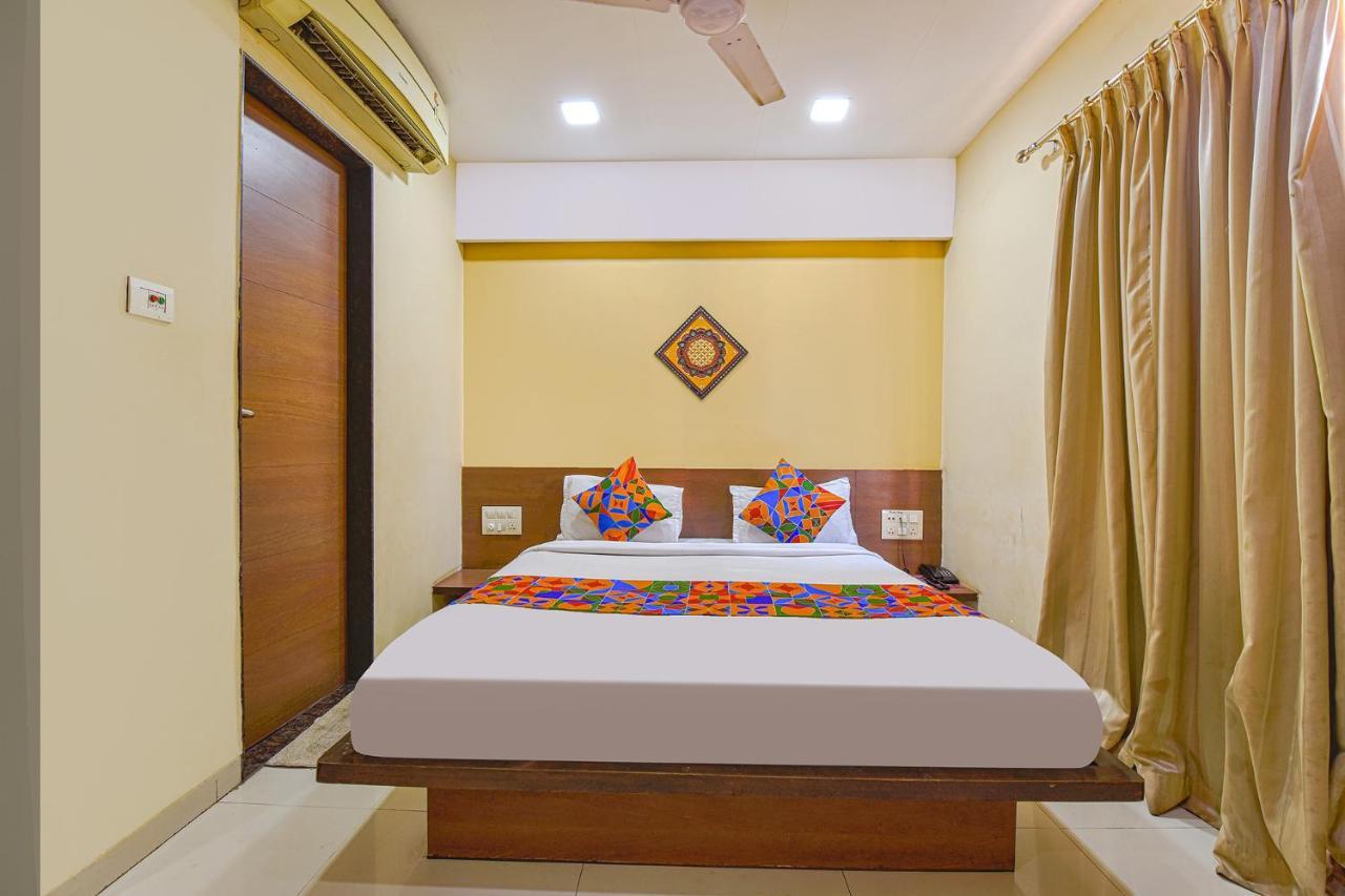 Fabhotel Rb Residency Surat Luaran gambar
