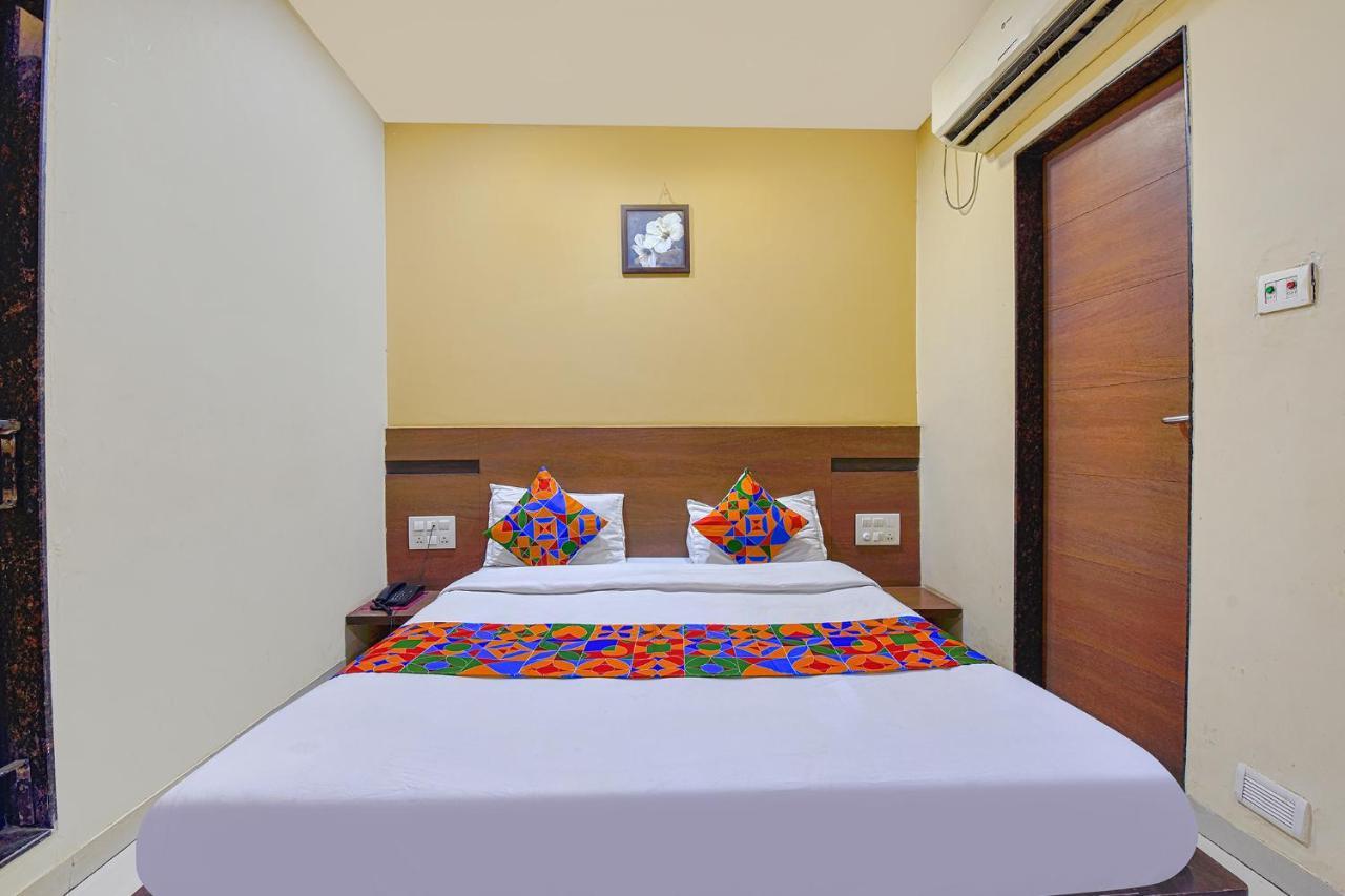 Fabhotel Rb Residency Surat Luaran gambar